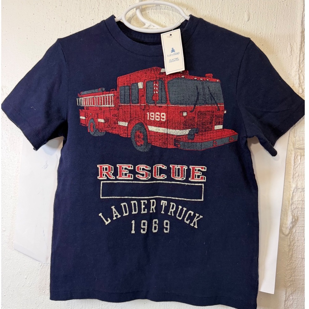 Baby Gap Boys Navy Blue Fire Truck Graphic T-Shirt Stay Back 200 Feet NWT 5T